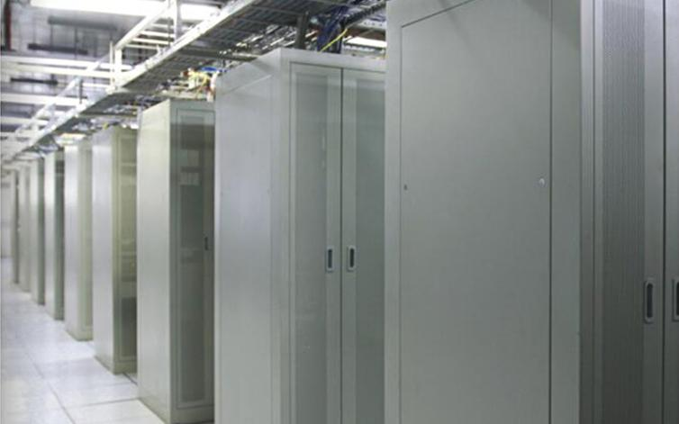 如何选择适合自己业务需求的托管服务？