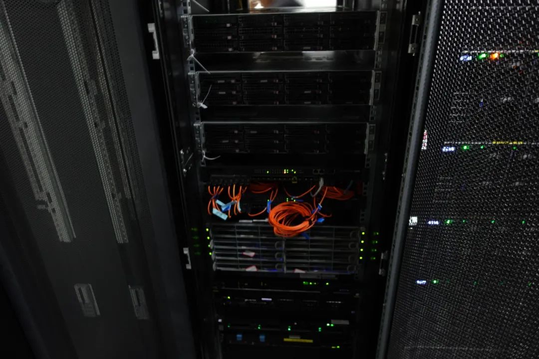 RTX 4090服务器租用有哪些性能指标?