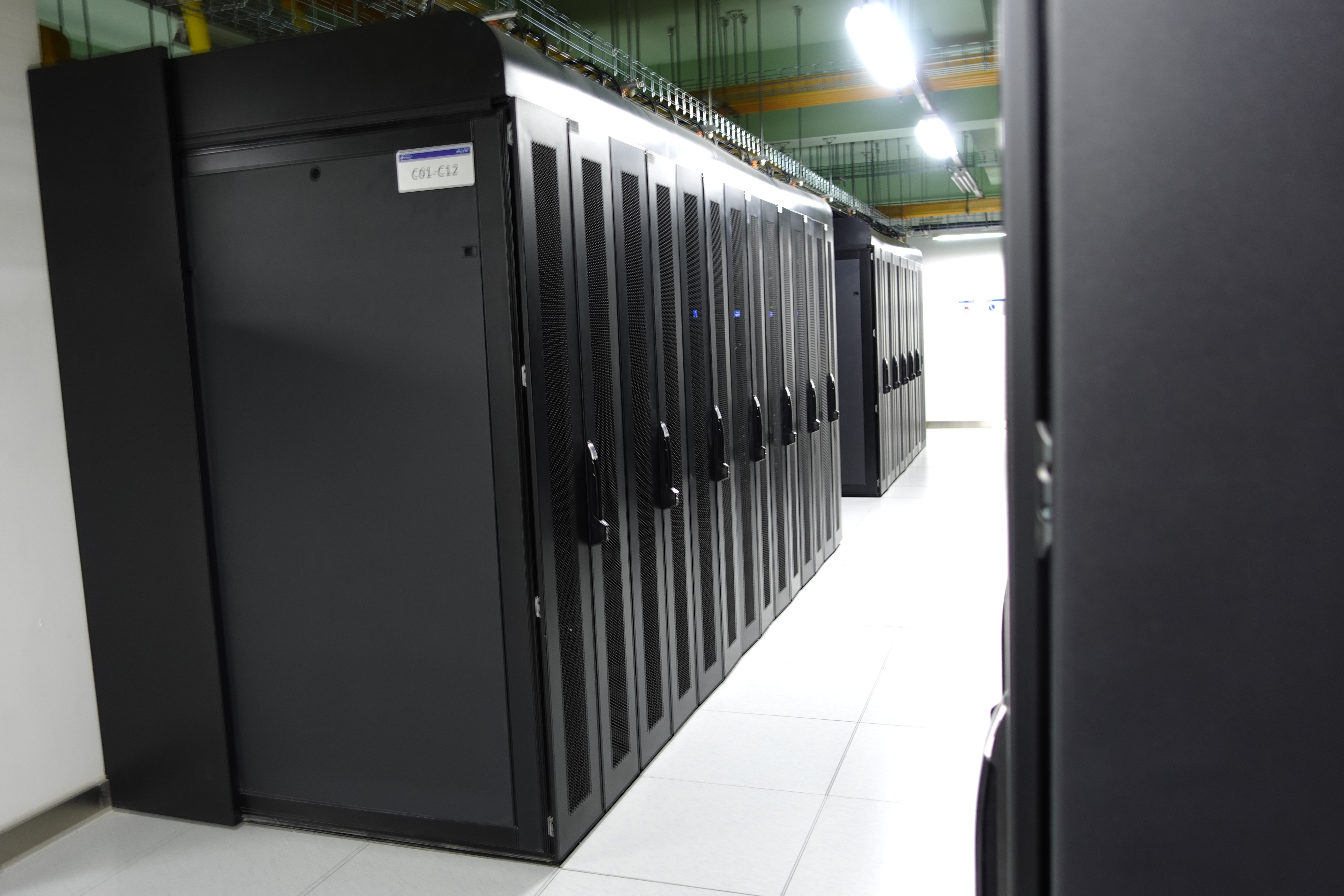 A800八卡GPU租用多少钱？成都服务器租赁价格全解析！