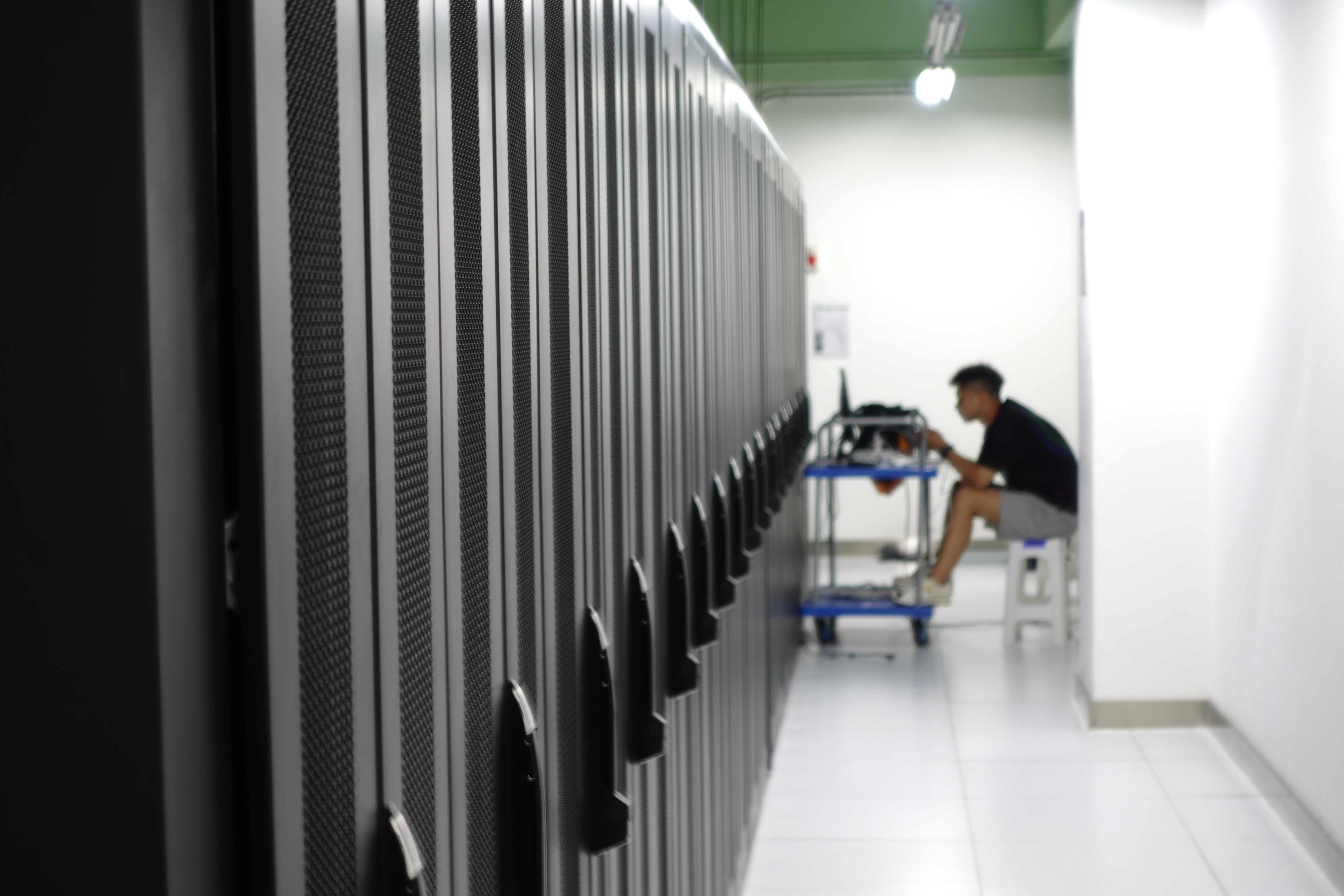 成都服务器托管一年多少钱？2025年最新价格解析