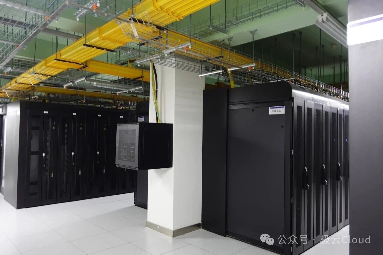 服务器托管计费模式对比：按机位、按带宽还是按配置？企业选对了吗？